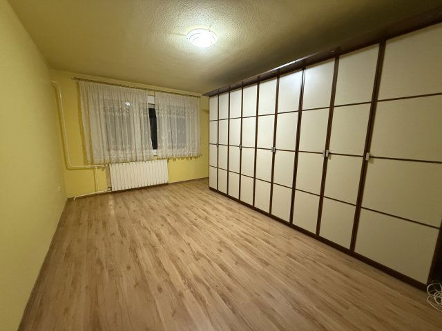 Eladó téglalakás, XX. kerületben, Kossuth Lajos utcában