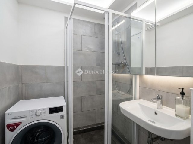 Eladó panellakás, Budapesten, XX. kerületben 57.9 M Ft, 2 szobás