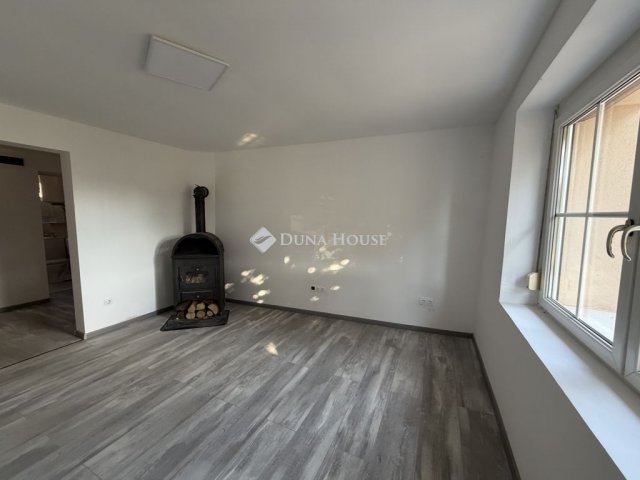 Eladó családi ház, Zalaegerszegen 43.5 M Ft, 2 szobás