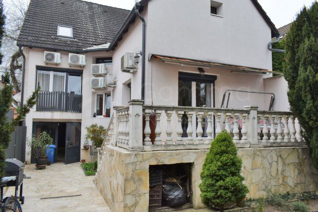 Eladó sorház, Debrecenben 250 M Ft, 5 szobás