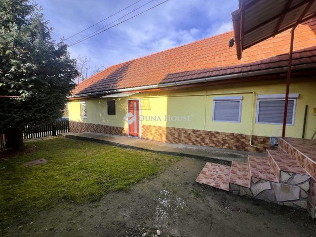 Eladó családi ház, Piliscséven, Deák Ferenc utcában 27.3 M Ft