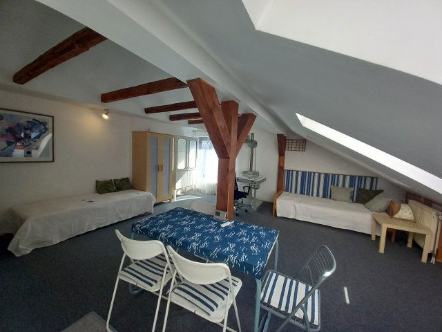 Kiadó téglalakás, albérlet, Pécsett, Fenyves soron 90 E Ft / hó