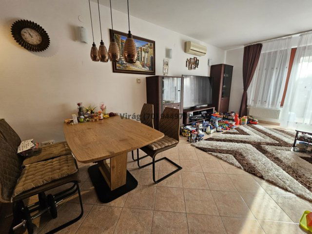 Eladó sorház, Debrecenben, Vág utcában 119 M Ft, 5 szobás