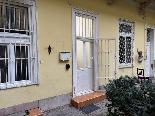 Eladó téglalakás, Budapesten, VI. kerületben 86.312 M Ft