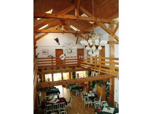 Eladó ipari ingatlan, Alsóújlakon 150 M Ft / költözzbe.hu