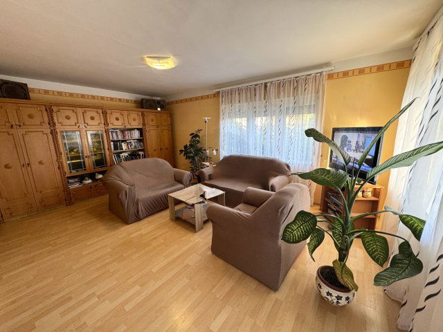 Eladó családi ház, Gödöllőn 132 M Ft, 6 szobás