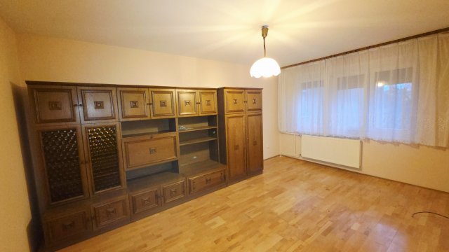 Eladó panellakás, Székesfehérvárott 44.5 M Ft, 2 szobás