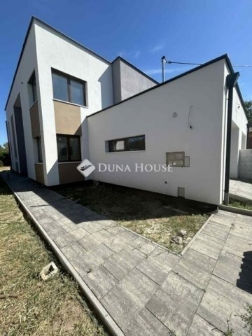 Eladó ikerház, Budapesten, XVIII. kerületben 173 M Ft, 5 szobás