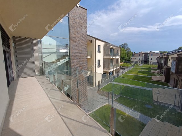 Eladó téglalakás, Sopronban 112 M Ft, 3 szobás