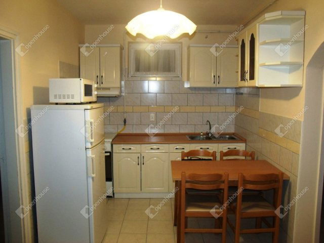 Eladó családi ház, Pacsán 74.9 M Ft, 5 szobás