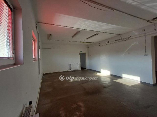 Eladó ipari ingatlan, Polgáron 44.9 M Ft, 4 szobás