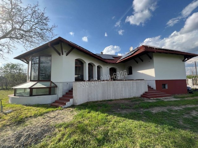 Eladó családi ház, Dunaharasztin 129.8 M Ft, 5 szobás