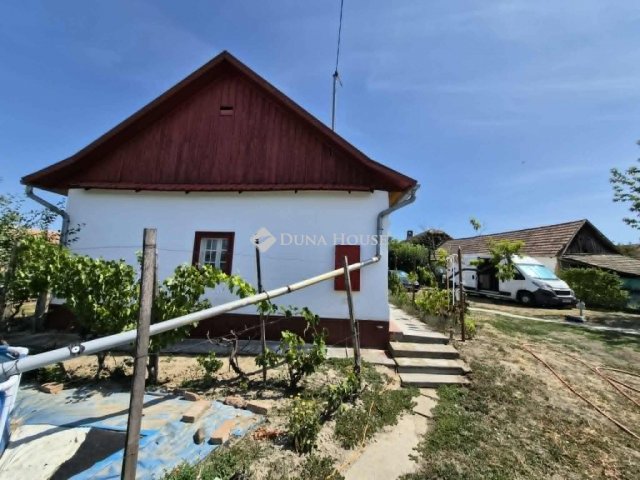 Eladó családi ház, Tiszaszőlősön 19.99 M Ft, 2 szobás