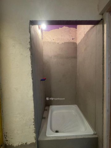 Eladó téglalakás, Szolnokon 22.49 M Ft, 1 szobás