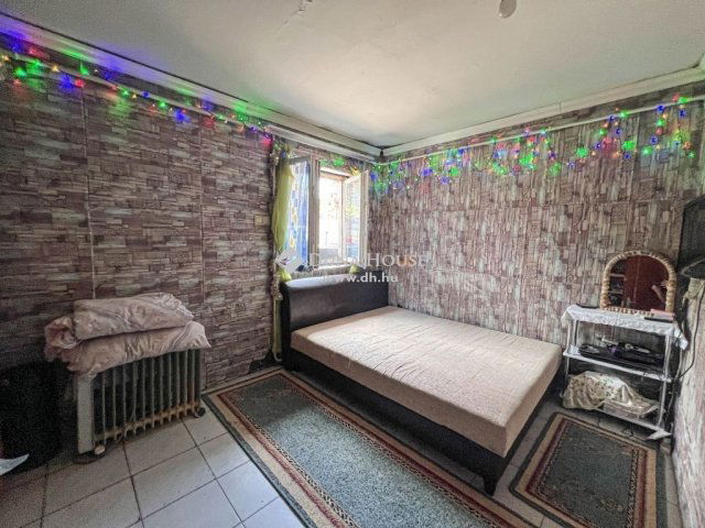 Eladó családi ház, Budapesten, XVIII. kerületben 54.9 M Ft