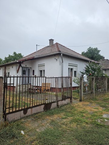 Eladó családi ház, Ózdon 17 M Ft, 3 szobás