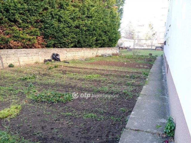 Eladó téglalakás, Veszprémben 55 M Ft, 2 szobás