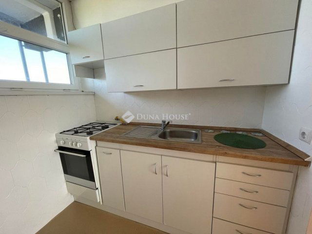 Kiadó panellakás, albérlet, Kecskeméten 150 E Ft / hó, 2 szobás