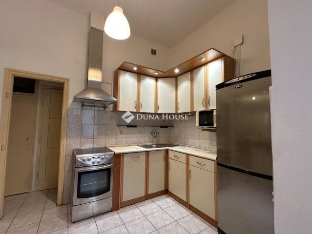 Eladó téglalakás, Budapesten, VIII. kerületben 48 M Ft, 1 szobás