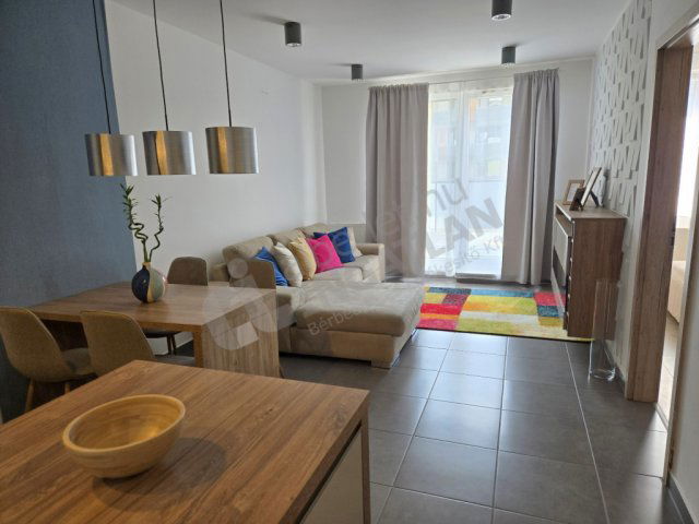 Kiadó téglalakás, albérlet, VIII. kerületben, Corvin sétányon