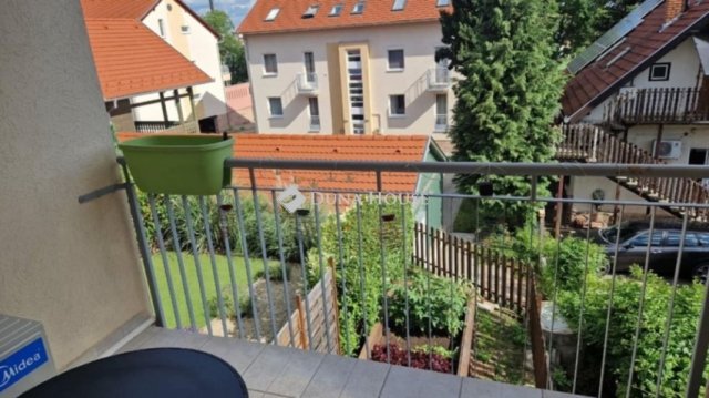 Kiadó téglalakás, albérlet, Pécsett 230 E Ft / hó, 2+1 szobás