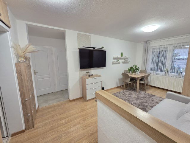 Eladó téglalakás, Dunaújvárosban, Barsi Dénes úton 46.9 M Ft