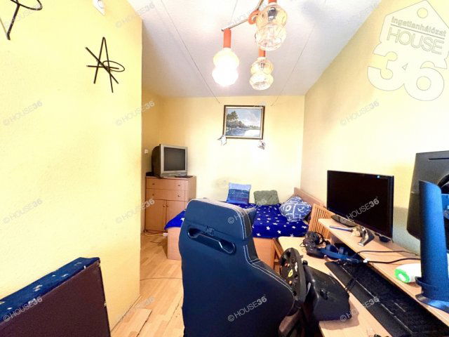 Eladó panellakás, Kecskeméten 43 M Ft, 3 szobás