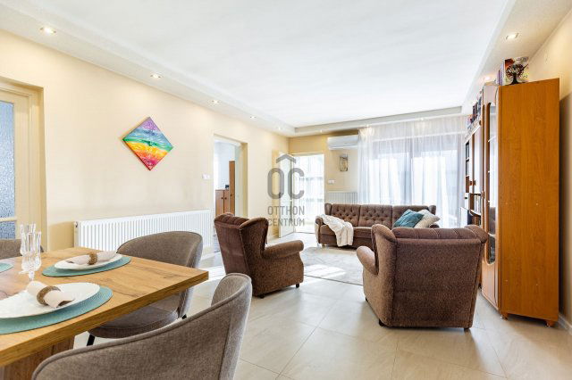 Eladó családi ház, Zsombón 74.9 M Ft, 3 szobás