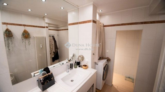 Eladó téglalakás, Budapesten, II. kerületben 102.9 M Ft