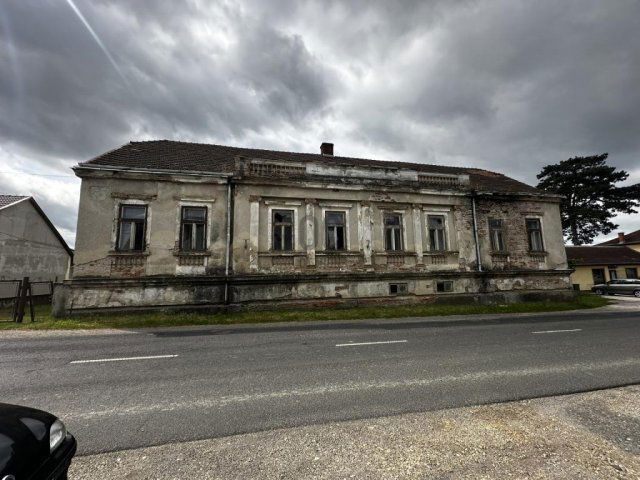 Eladó családi ház, Zalalövőn 65 M Ft, 10 szobás