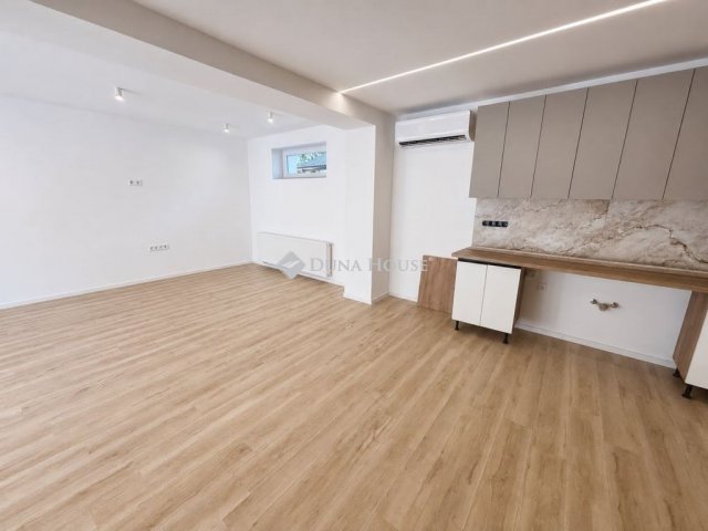 Eladó családi ház, Makón 75 M Ft, 4 szobás