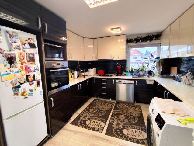 Eladó családi ház, Nyíregyházán 83.9 M Ft, 6 szobás