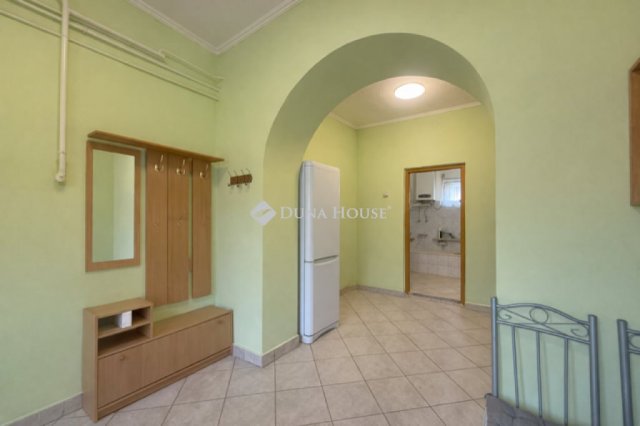 Eladó családi ház, Vecsésen 88 M Ft, 5 szobás