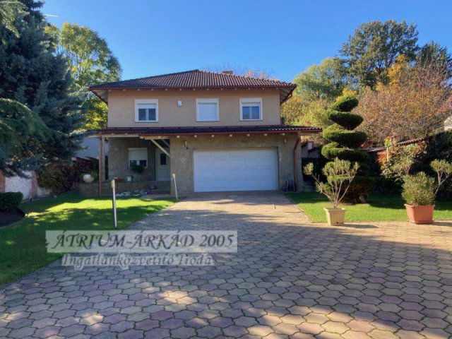 Eladó családi ház, Érden 249 M Ft, 4 szobás