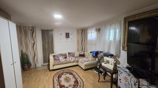Eladó családi ház, Nádudvaron 16 M Ft, 2 szobás