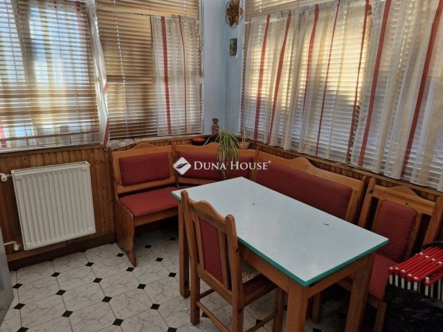 Eladó családi ház, Pomázon 87 M Ft, 3 szobás