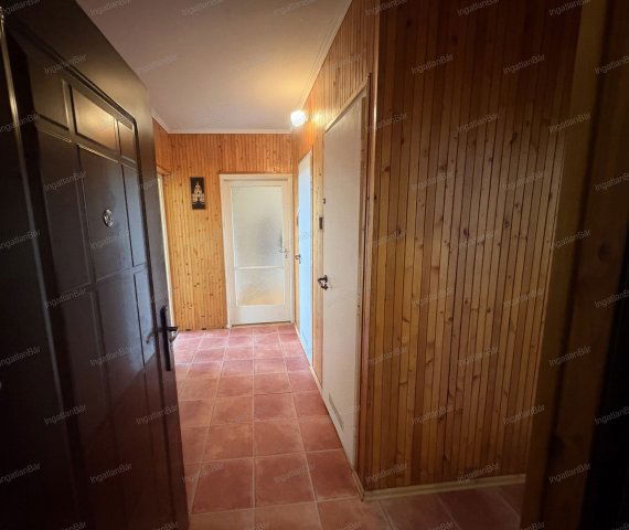 Eladó panellakás, Nyíregyházán 33.5 M Ft, 2+1 szobás