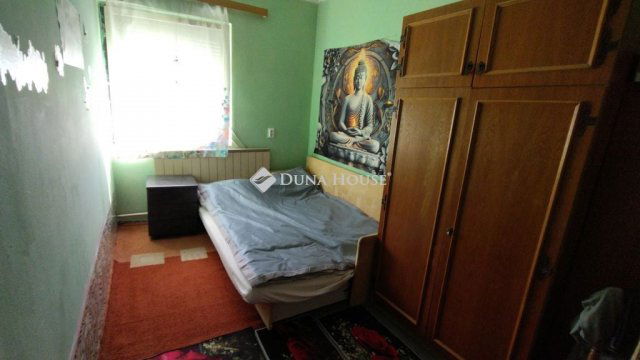 Eladó családi ház, Jászladányon 15 M Ft, 2 szobás