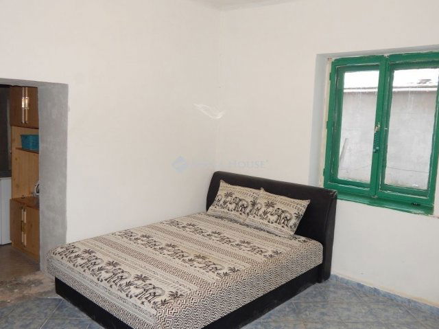 Eladó családi ház, Sárbogárdon 17.9 M Ft, 1 szobás