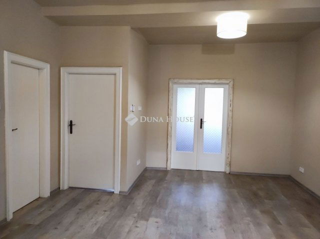 Eladó téglalakás, Budapesten, XX. kerületben 60.9 M Ft, 3 szobás