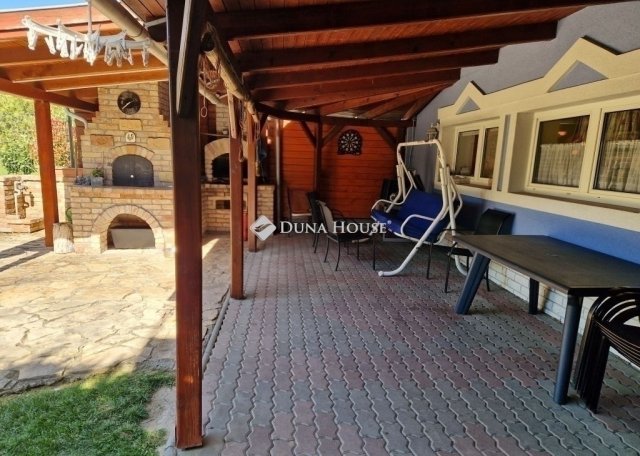 Eladó ikerház, Mendén 139 M Ft, 6 szobás / költözzbe.hu