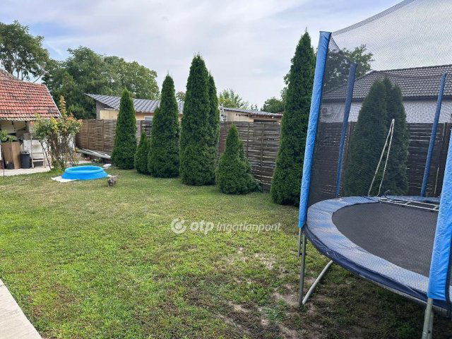 Eladó családi ház, Taksonyon 68.9 M Ft, 2 szobás