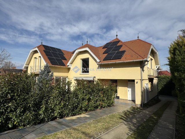 Eladó családi ház, Szentendrén 265 M Ft, 5 szobás