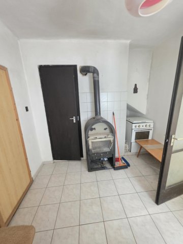 Eladó családi ház, Pécsett 17.8 M Ft, 2 szobás
