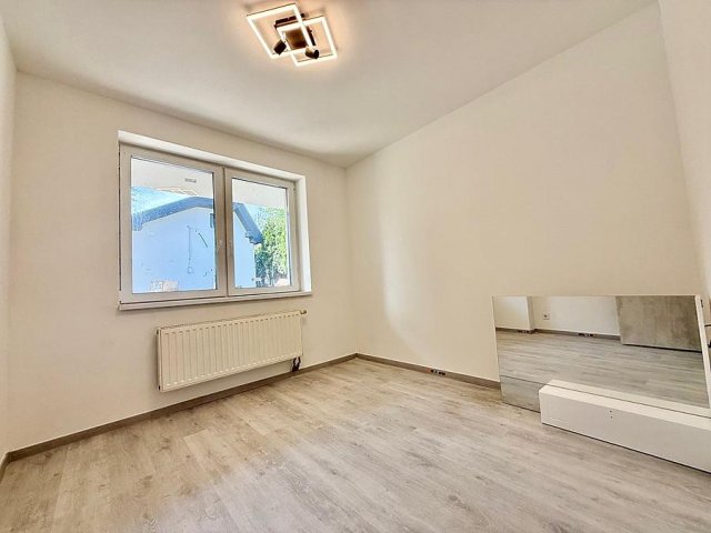 Eladó családi ház, Budapesten, III. kerületben 299.9 M Ft