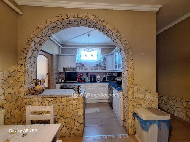 Eladó családi ház, Telekgerendáson 56.7 M Ft, 2+4 szobás