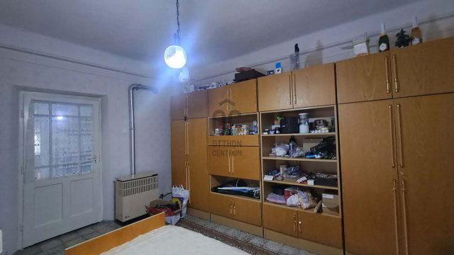 Eladó családi ház, Földesen 21.9 M Ft, 2 szobás