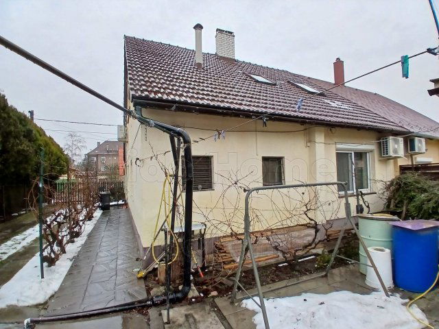 Eladó családi ház, Győrött 71.9 M Ft, 4 szobás