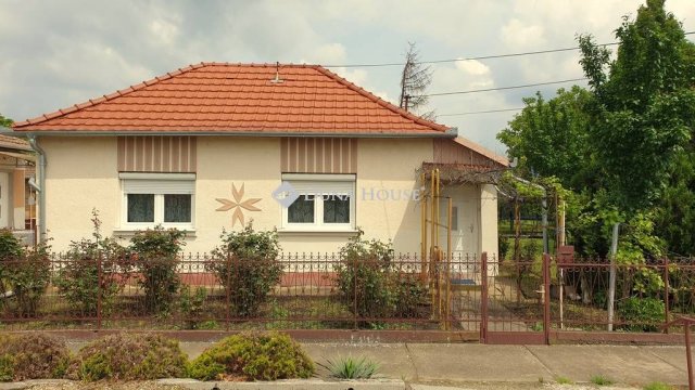 Eladó családi ház, Muronyon 23.9 M Ft, 2 szobás