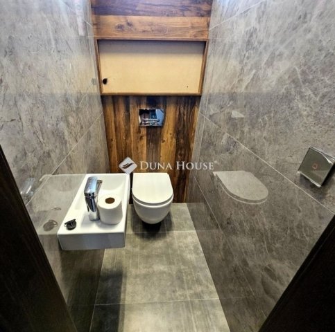 Eladó családi ház, Alsónémediben 229 M Ft, 5 szobás